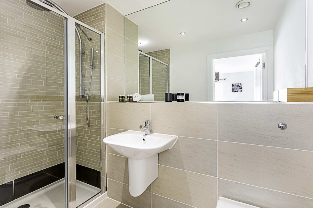 Beautiful Open Plan Garden Flat
