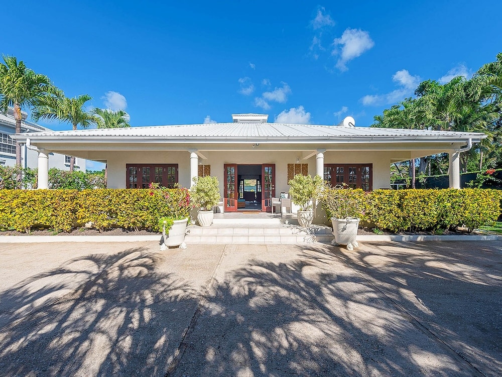 Gibbs Glade Villa 4 Bedroom Home by Bluescape