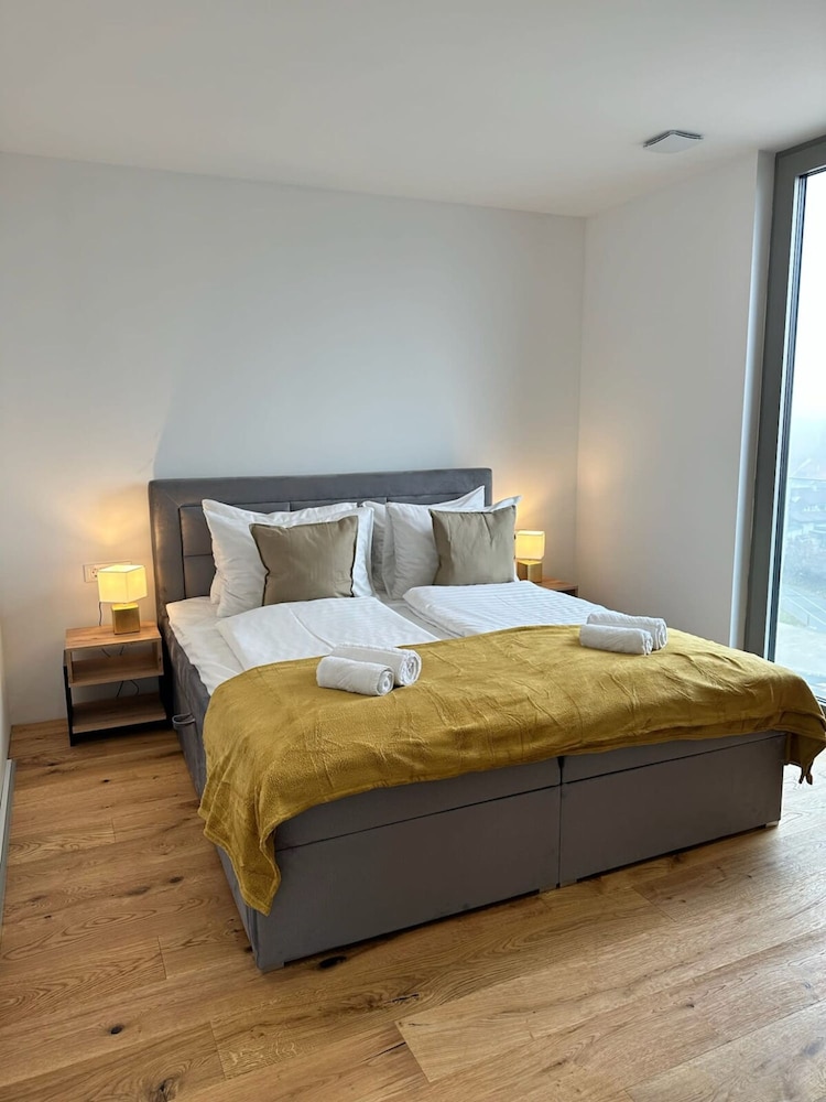 Garden Residence - Premium Alpine View Apartment
