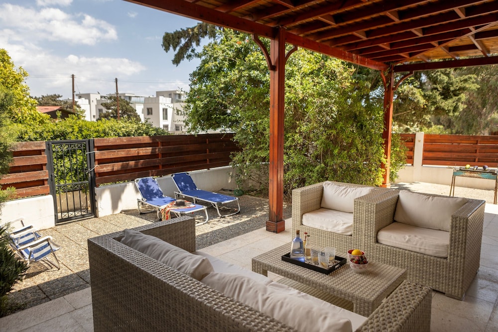 Larnaca Seaside Villa Marina 44