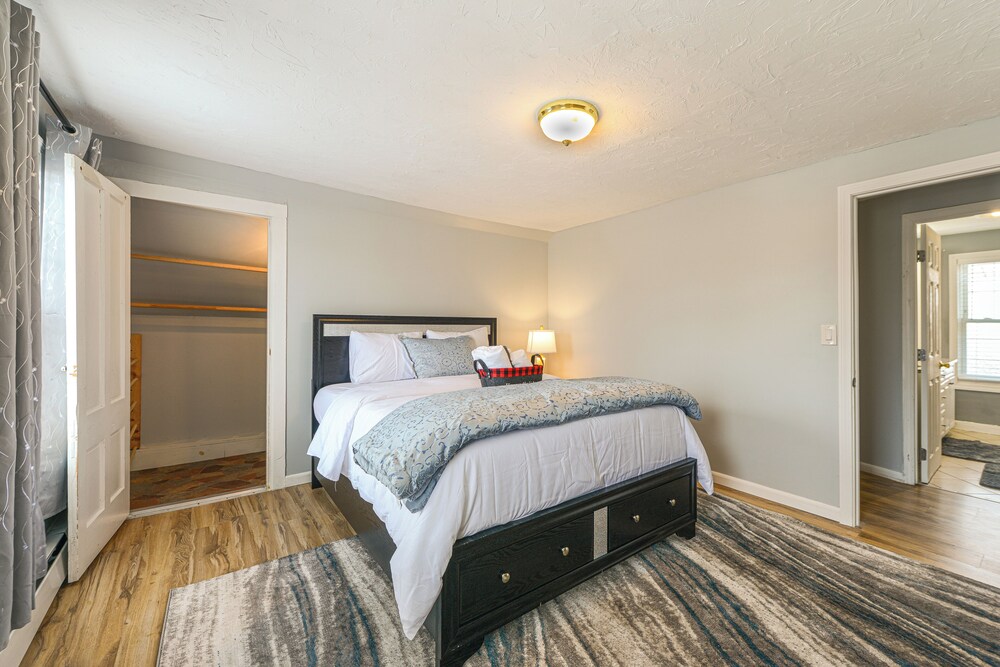 Home Near Skiing & Downtown Worcester
