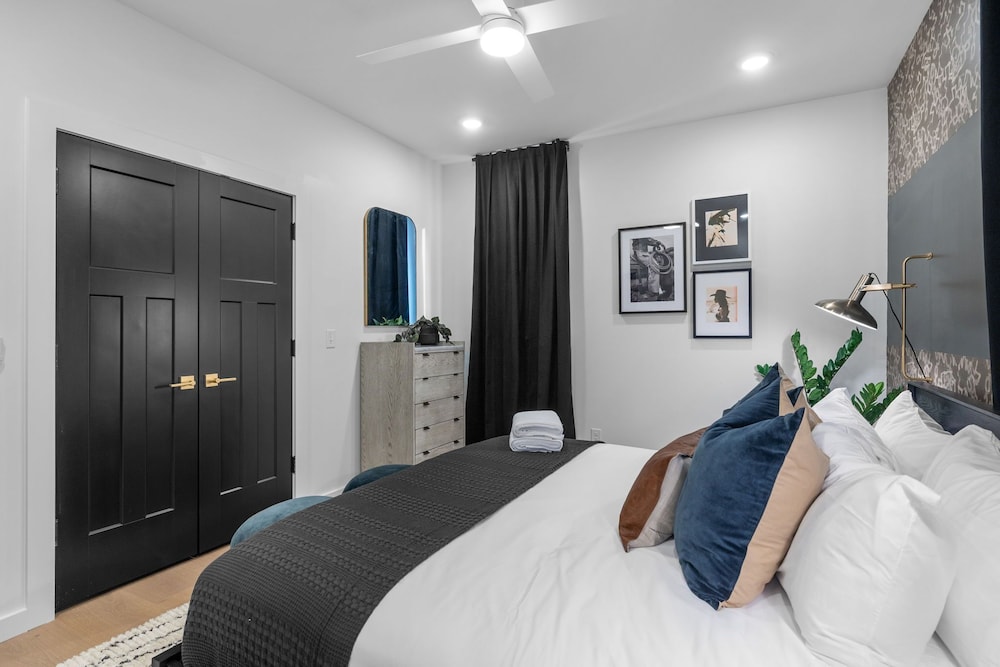 Modern Cowboy - Private Balcony - Mins To Broadway