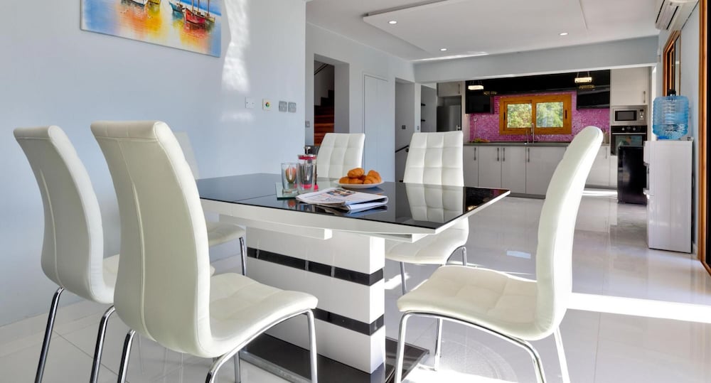Beautiful Villa With Great Outside Space - Meo Aphrodite Hills Resort view 3