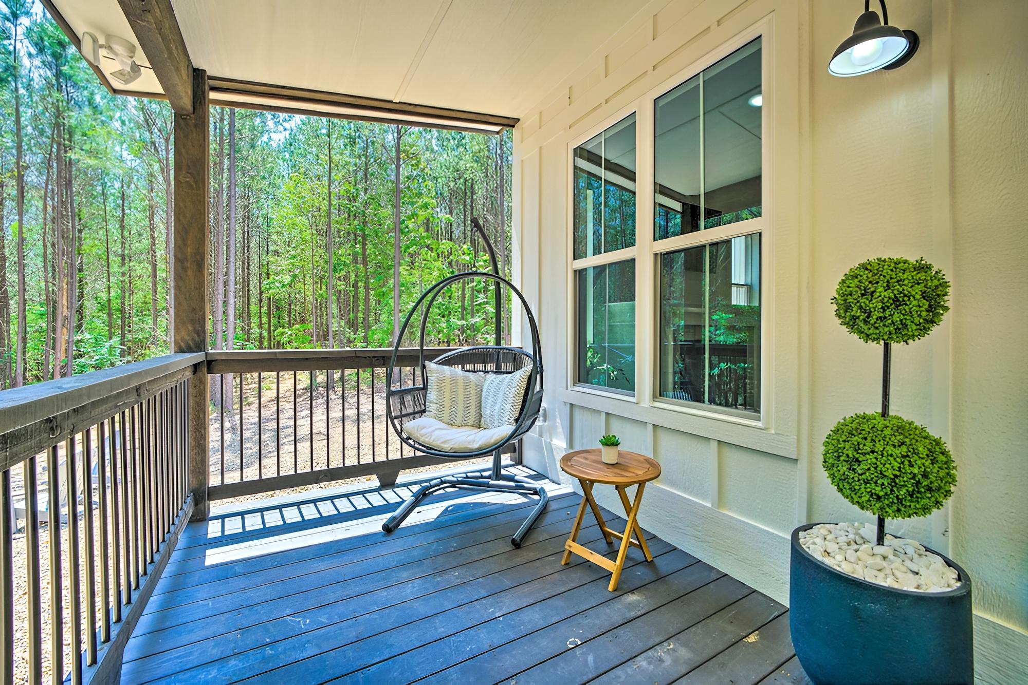Upscale Broken Bow Cabin w/ Hot Tub + Trails! view 3