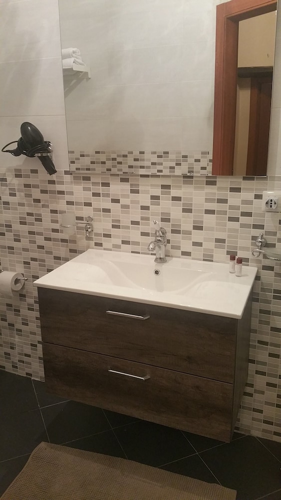 B&B Rochel
