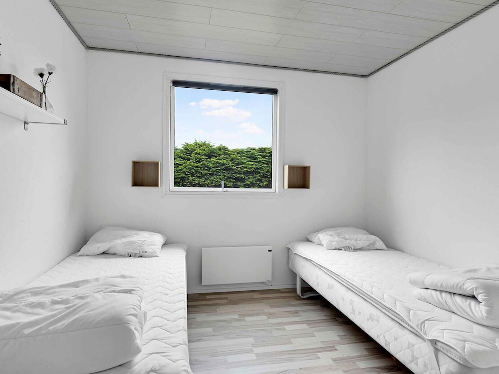 5 Star Holiday Home in Vaeggerlose