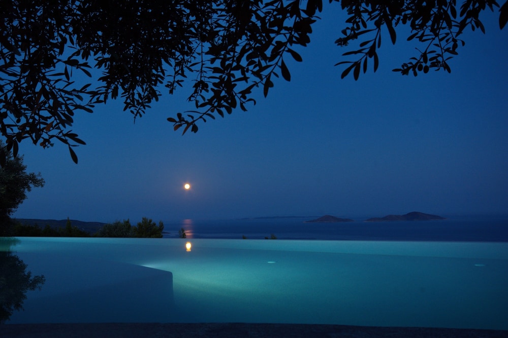 The Infinity 180 Luxury Suites - Adults Only view 5