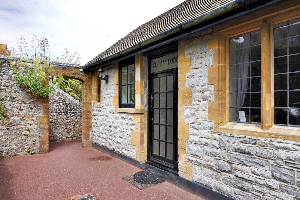 Coram Lodge