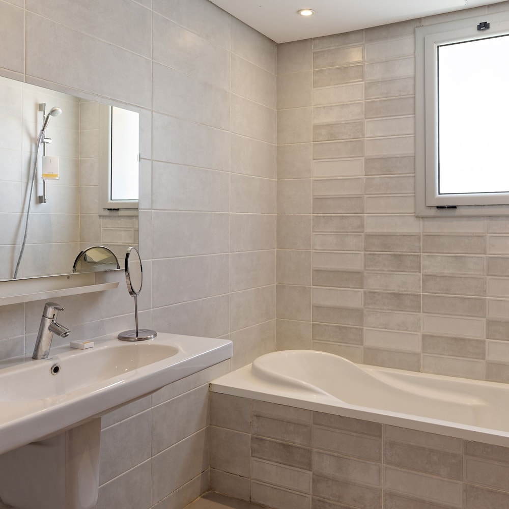 Vesta - Luxury Apt- 2Br - CFC XV