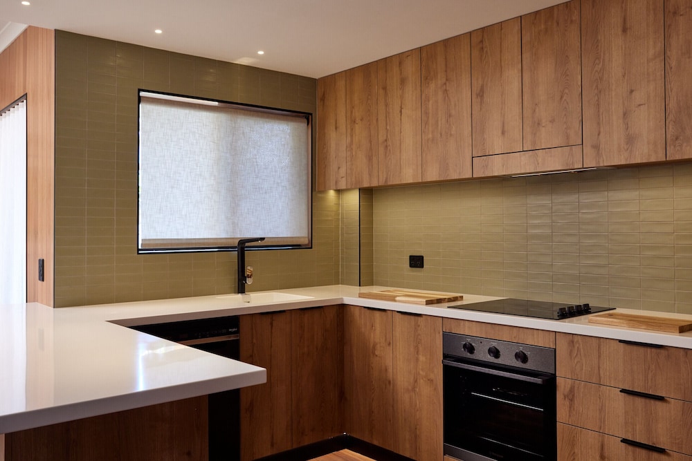 Little Palms by Burleigh Letting Co