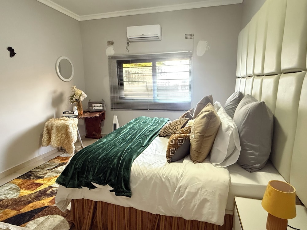 Spacious & Modern 3-bedroom Foxdale