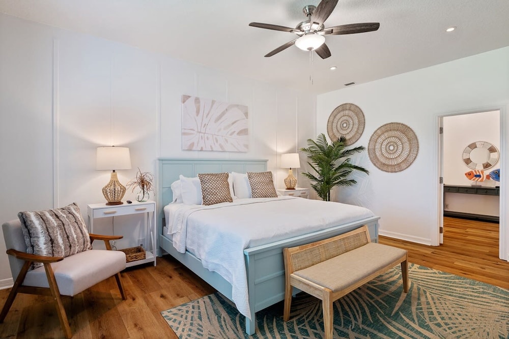 Beach Cottage 3 Bed 2 Bath Heated Pool Free Golf Cart Bring Your Boat RV Private 1AC lot