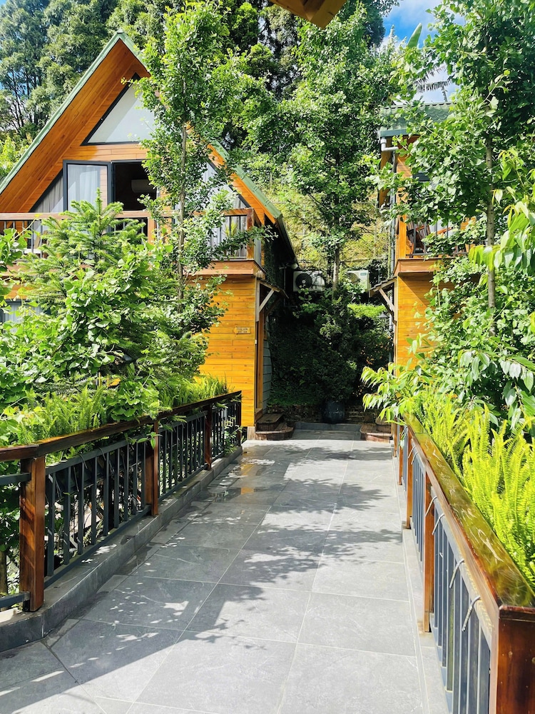 SAPA PINE HILL ECOLODGE