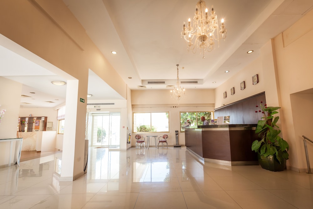 Hotel Crown Resorts Henipa - Image 1