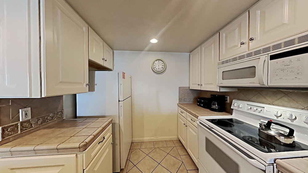 Two Bedroom Units at 1849 Condos With 3 Hot Tubs & Slopeside view 4