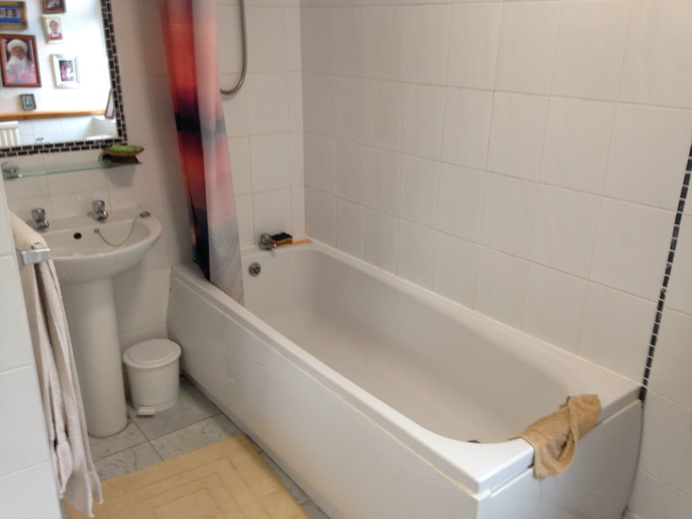 Room-large Home in Prime Location for al