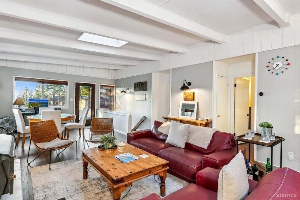 3748 Terrace Drive 5 Bedroom Home