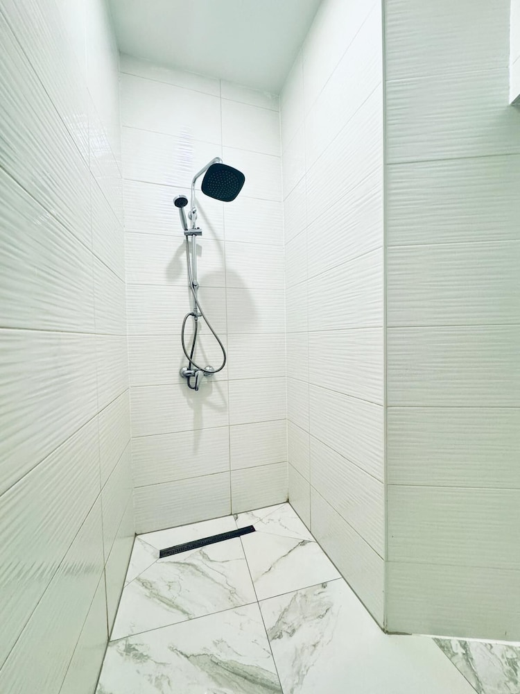 Comfortable 3BR Stay Kaufpark Area