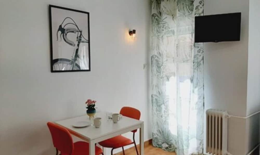 Hostal Lucía by gaiarooms