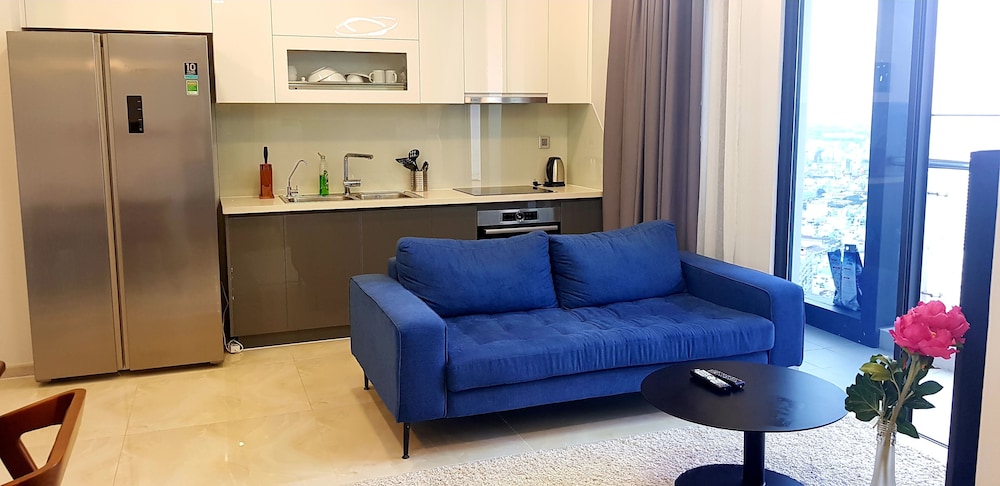 Oasis Vinhome Golden River Apt