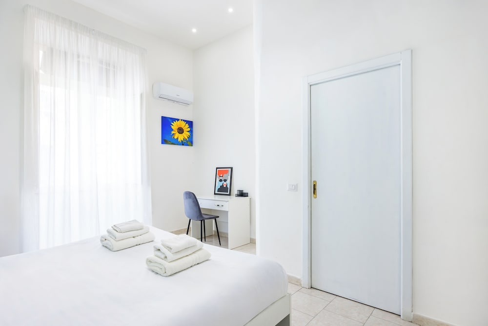 Urban Base Garibaldi by Napoliapartments