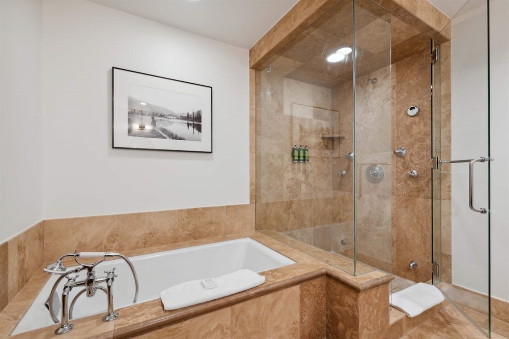 Aspen Mountain Residences Luxe 3 Bedroom Residence in Heart of Downtown Aspen