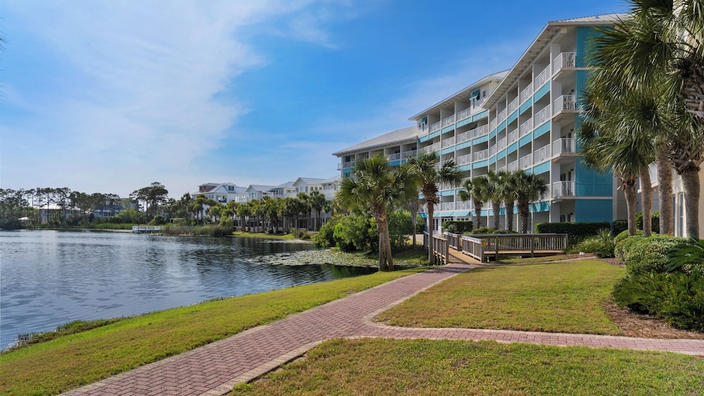 Lakefront Haven in Carillon Beach