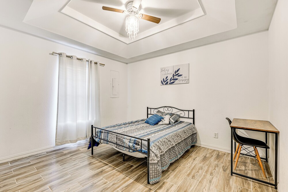 Convenient, Spacious & Peaceful: Home in Edinburg!