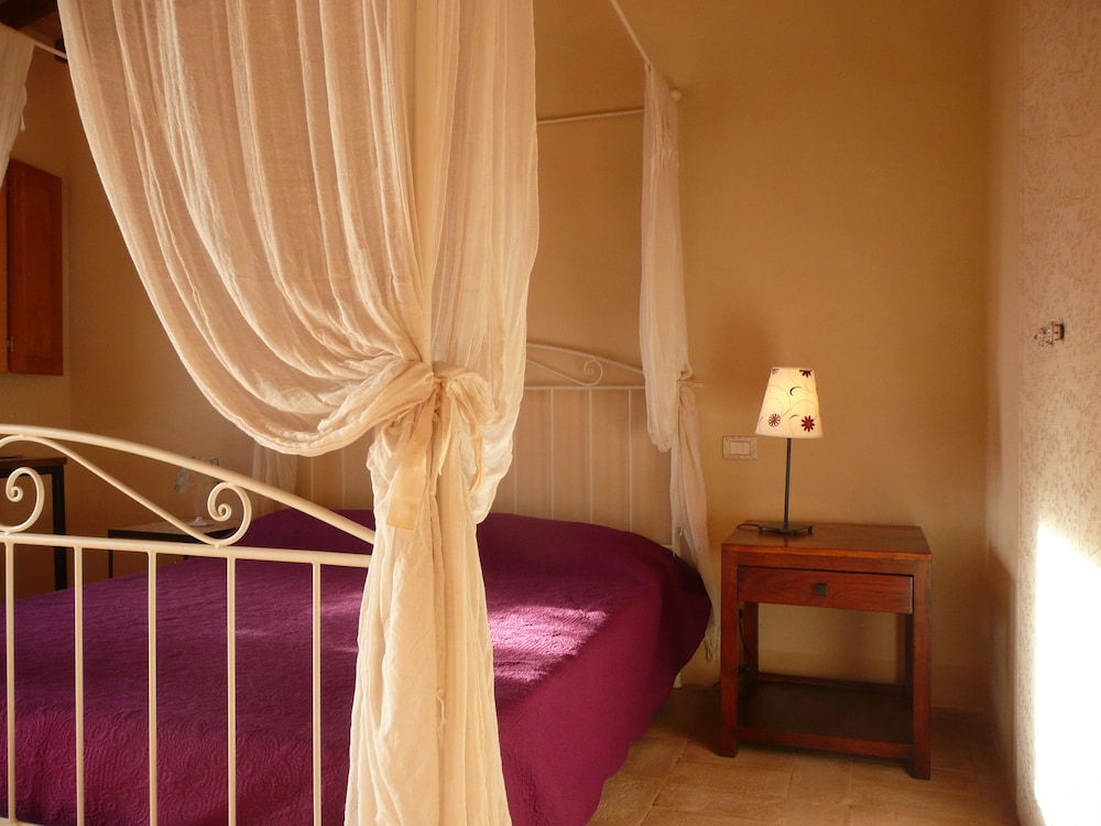 Montarlese Eco-Lodges view 3