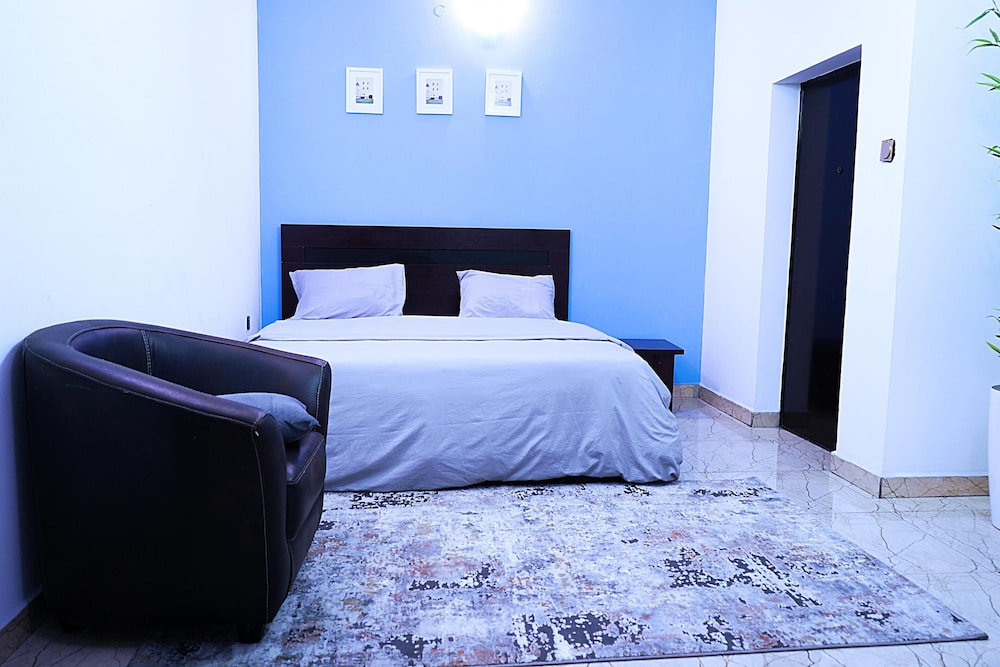 Port Harcourt Luxury Apartments, Fully Furnished view 3