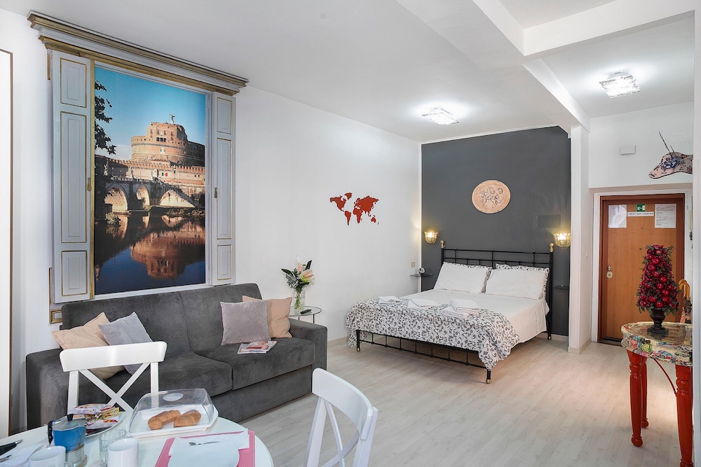 Navona Open Space Aparthotel