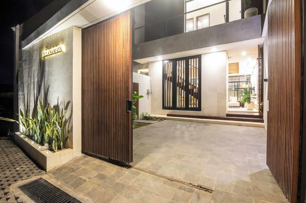 Elegant 3BR Escape Canggu AC 5min Shore