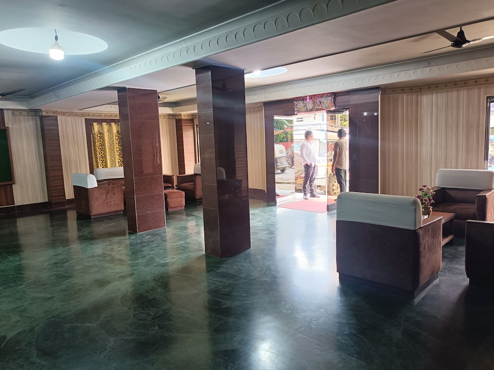 Lobby & Reception