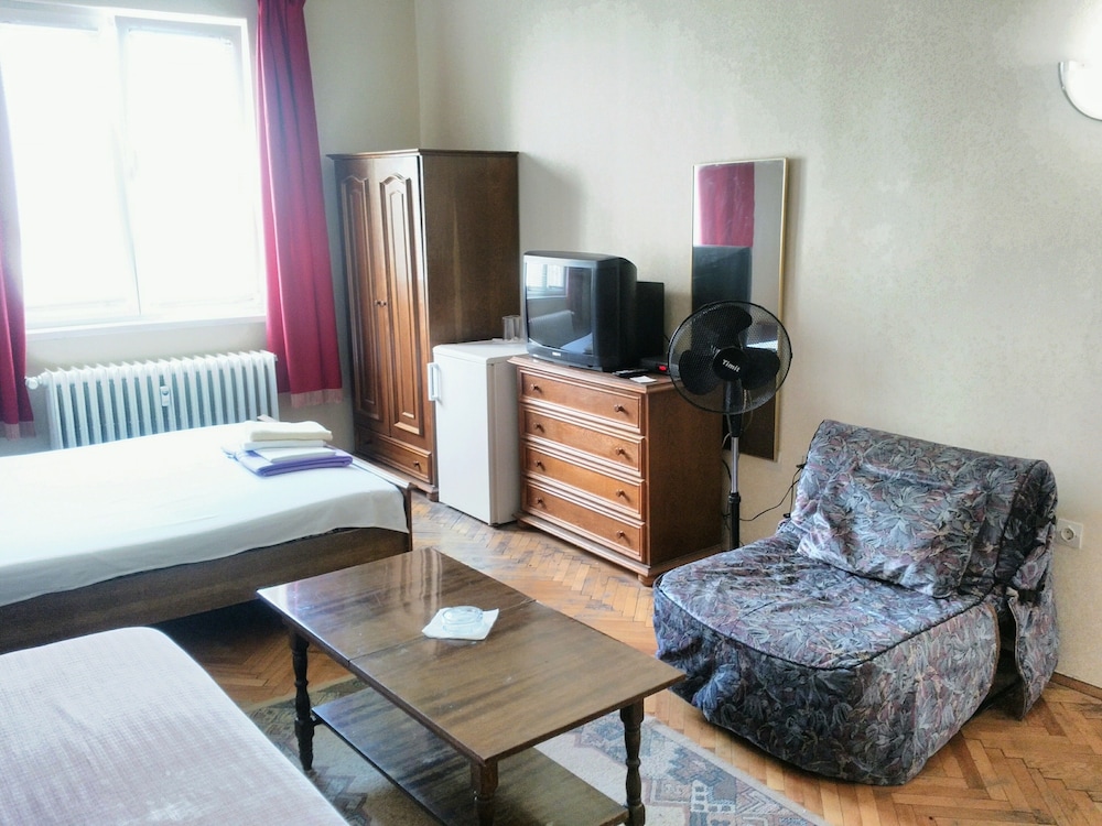 Guest rooms Repos