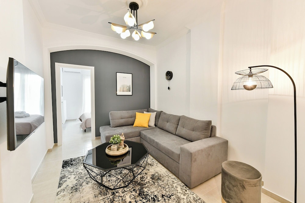 Porto Sea View Apartments - A. Svolou 22