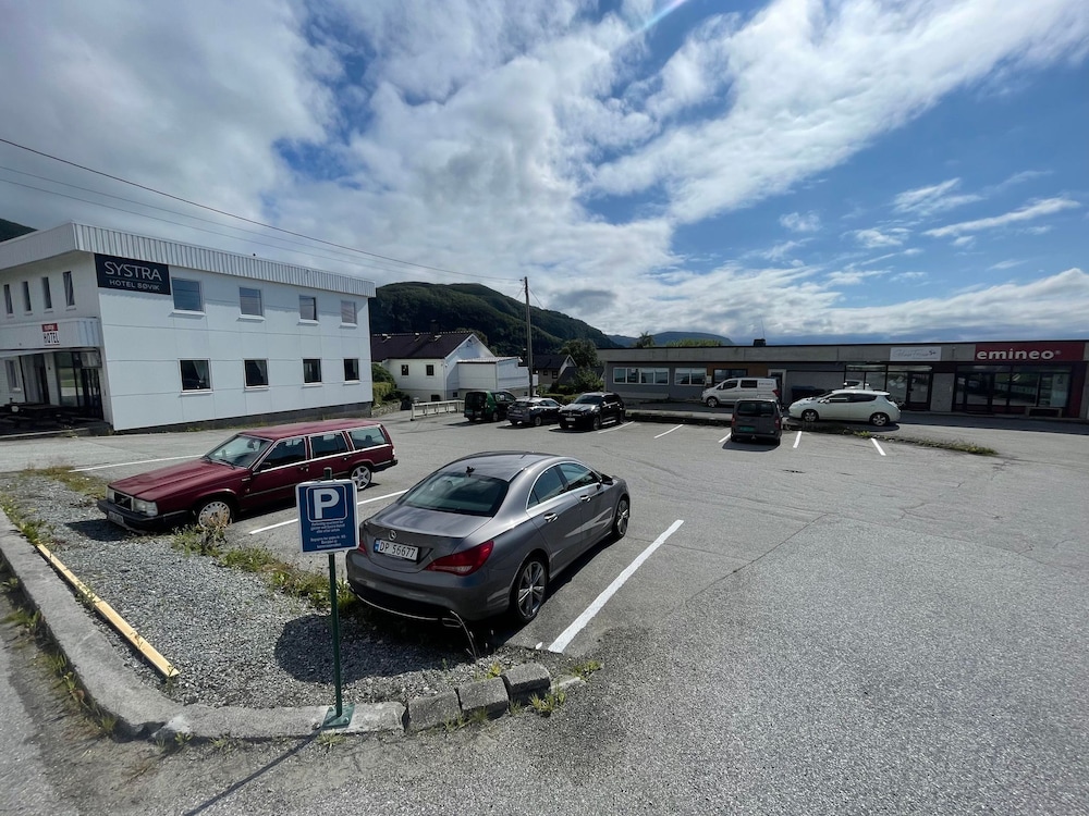 Alesund Vacations - Systra Hotel Svik - Property Image 11