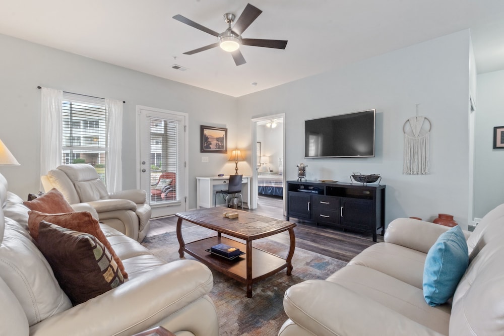 Willow Bend #1411 3 Bedroom Condo by RedAwning view 3