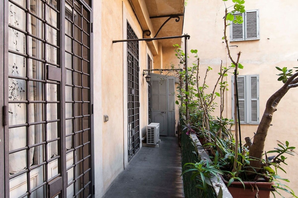 Rome an Aristocratic Apartment in Historic Palace Near the Piazza Navona