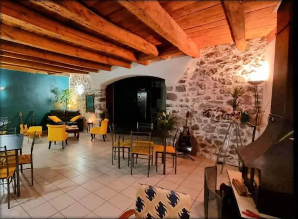 lounge