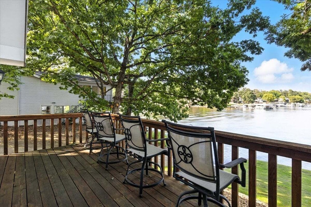 Lakefront Home at the 10mm With Dock Slip & Bar