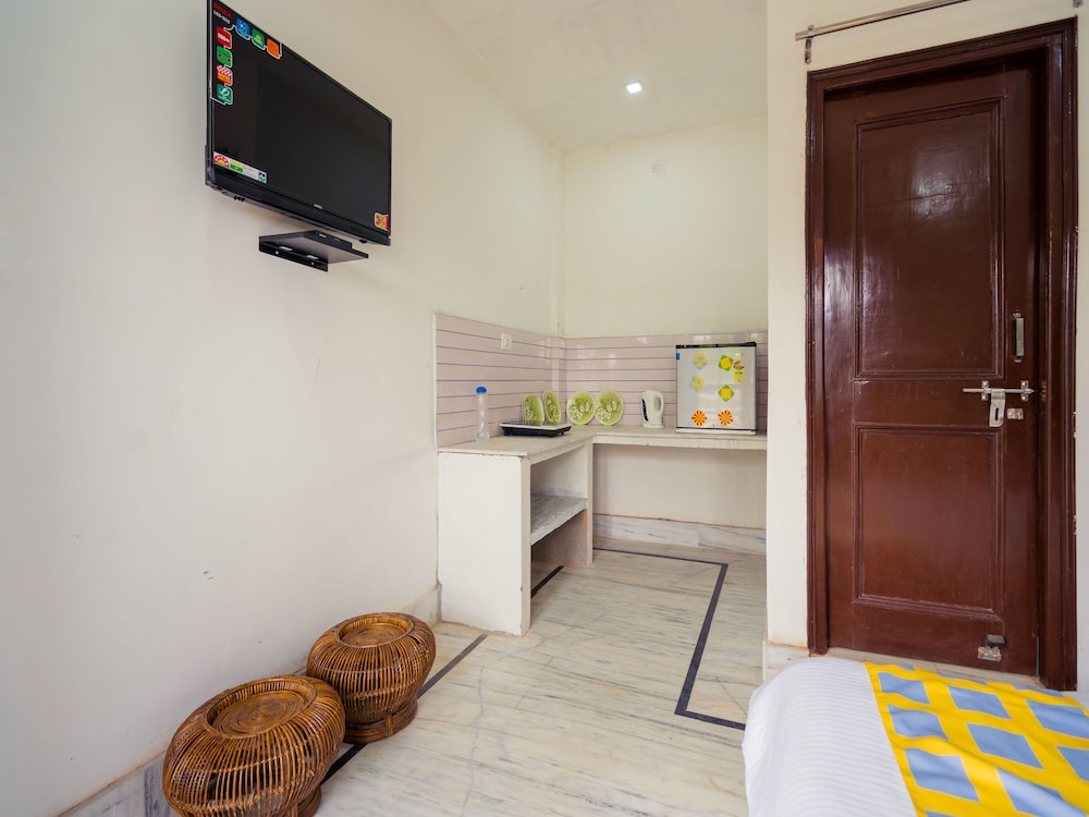 OYO 14191 Home Studio Valley View Barlow Ganj