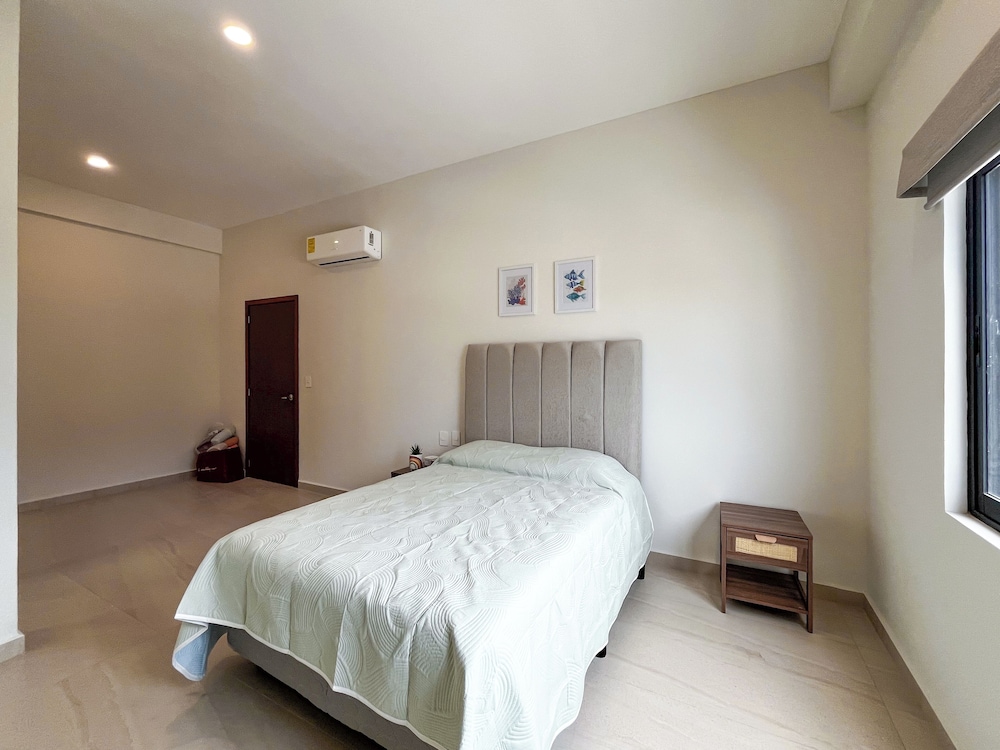 Makeva Condos - Near Malecon