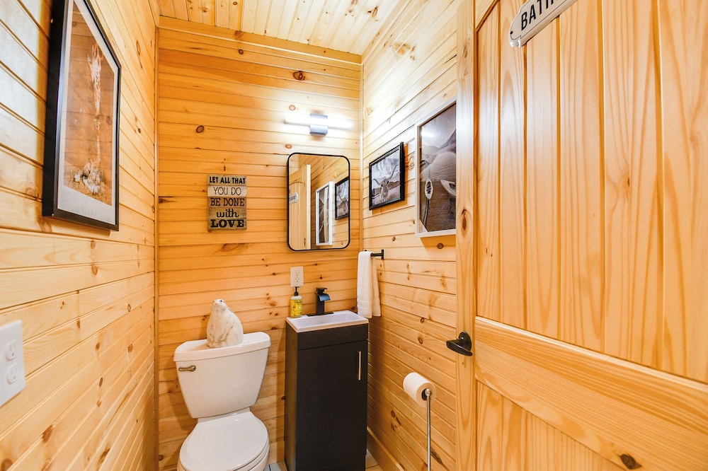 18 Mi to Red River Gorge: Beattyville Retreat