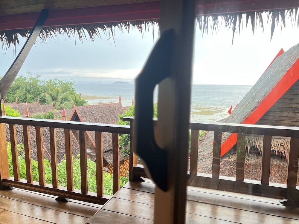Phi Phi Relax Beach Resort