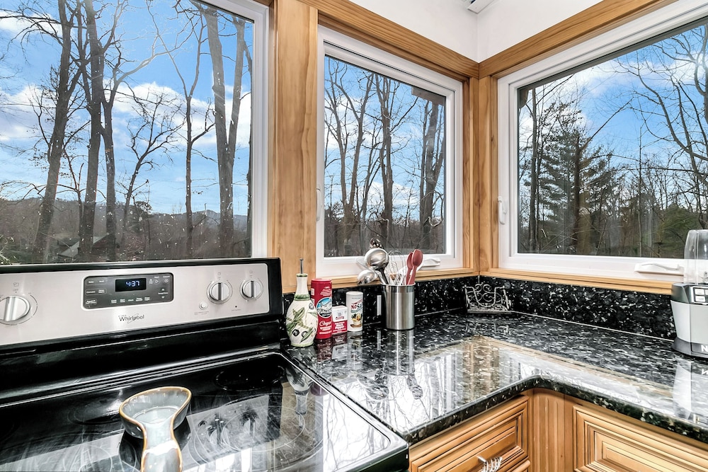 Black Mountain Treehouse