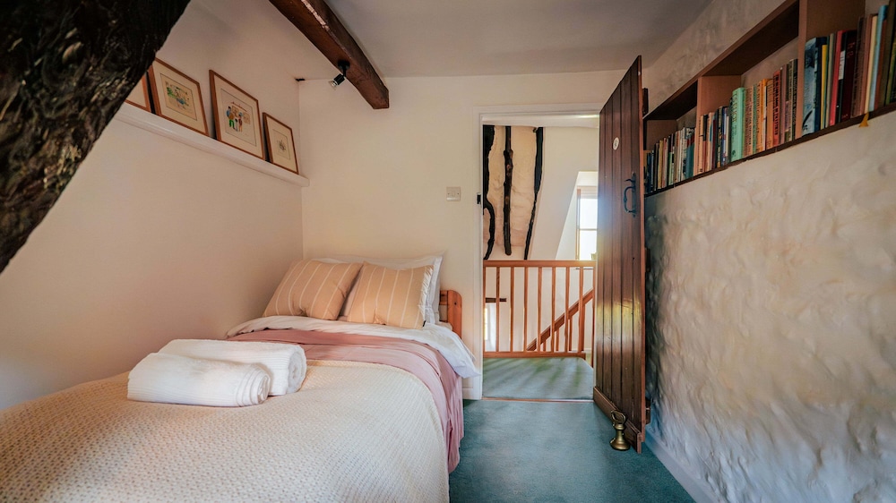4Bed Thatched Cottage in Oxfordshire