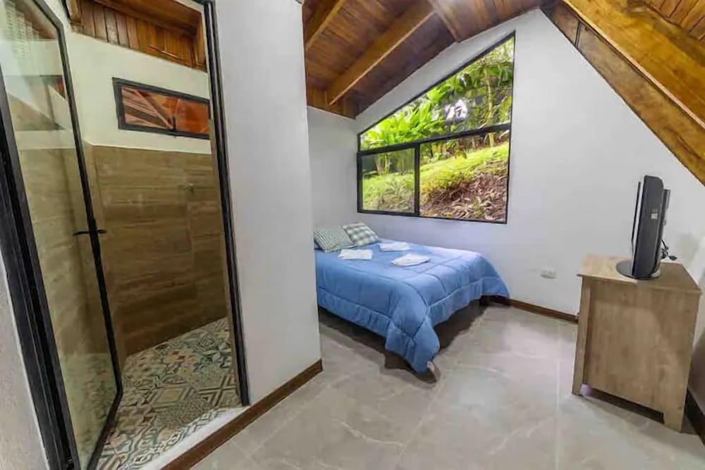 Violeta Homes Monteverde