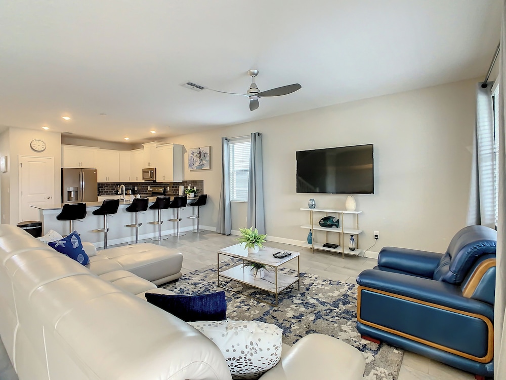 Family Villa Themed Rooms Near Disney