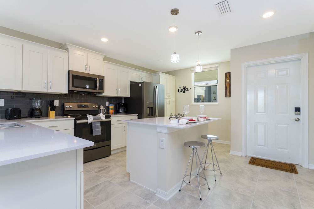 Stunning 2Bd Apto Close to Disney @ Storey Lake 105 3171