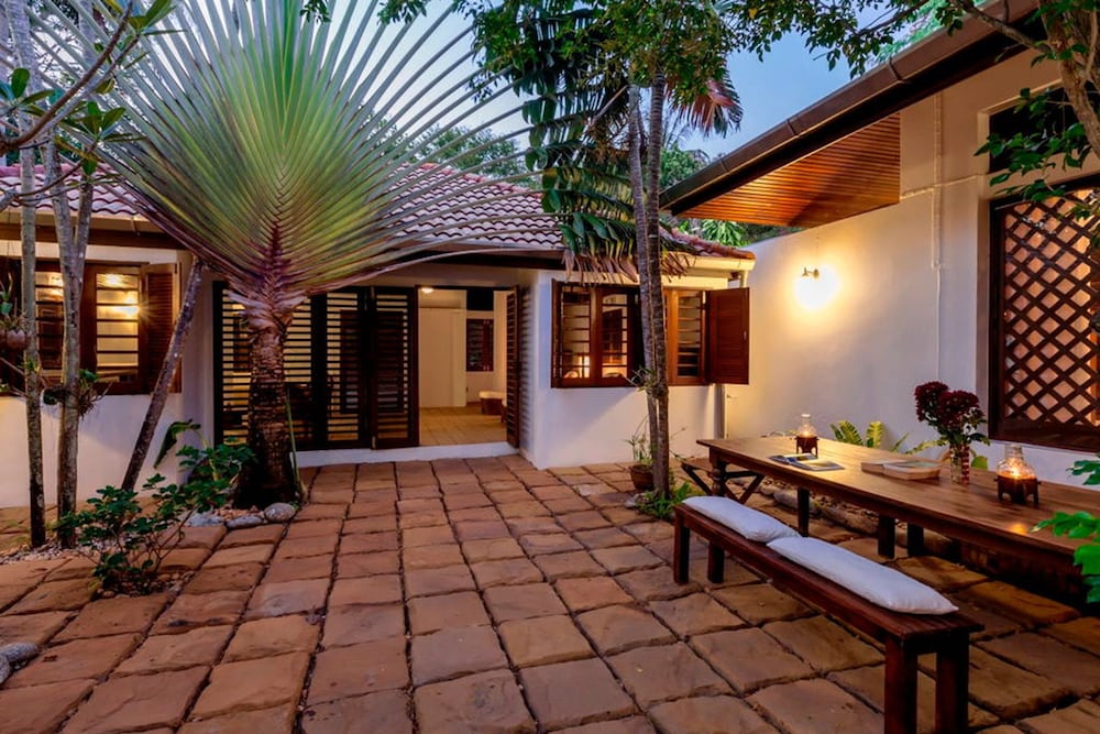 Baan Khunying – Secluded Phuket Beachfront Villa